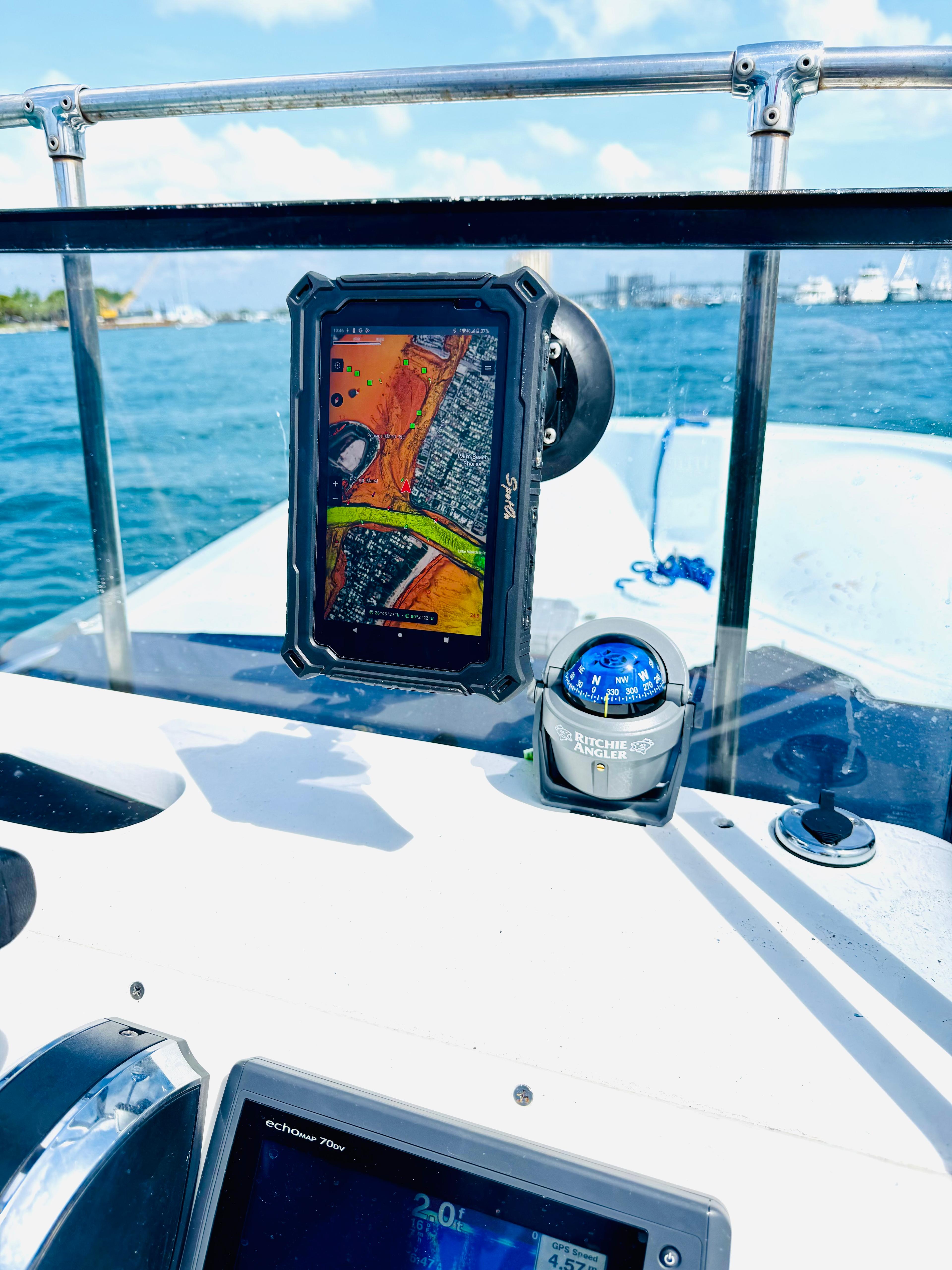 SpotOn_Fishing_Hydros_7_Tablet_Mounted_On_Windscreen